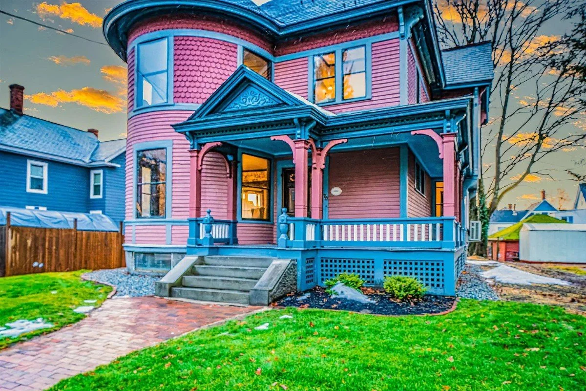The Stephen and Maria Mansfield House 1888 Queen Anne Nashua New Hampshire - 48 - front view.webp