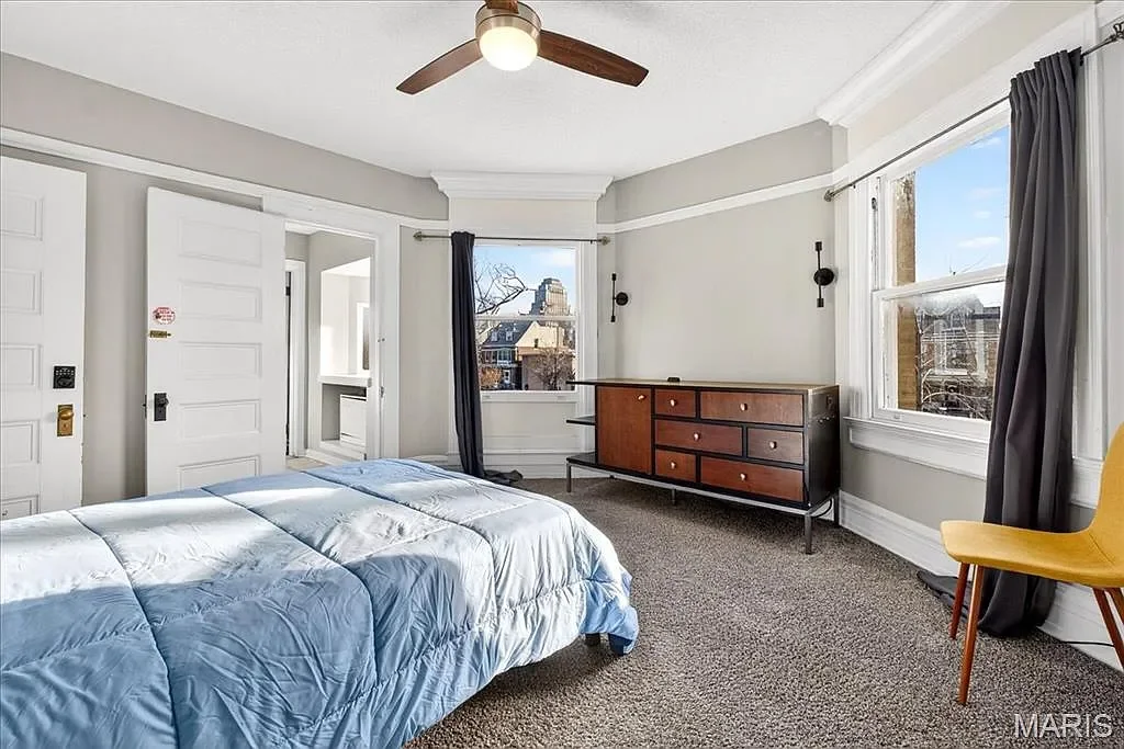 1896 Victorian house Saint Louis Missouri - 25 - bedroom.webp