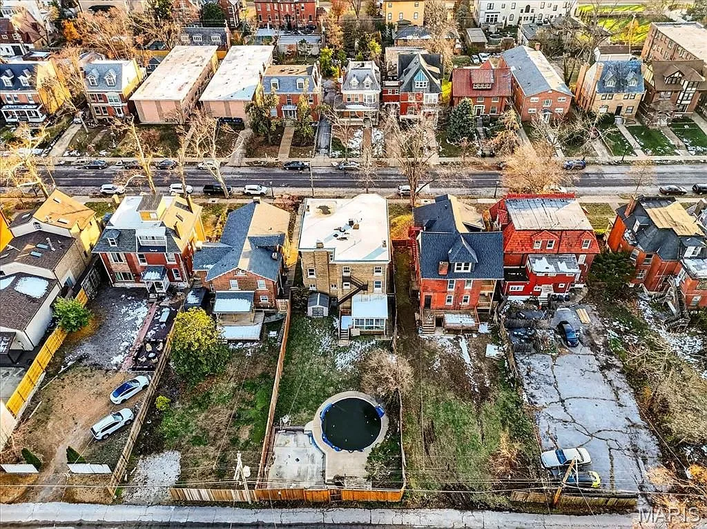 1896 Victorian house Saint Louis Missouri - 57 - aerial view.webp