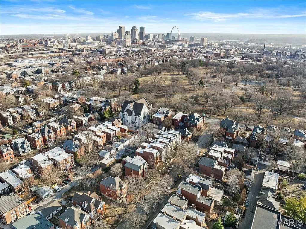 1884 Victorian house Saint Louis Missouri - 43 - aerial view.webp