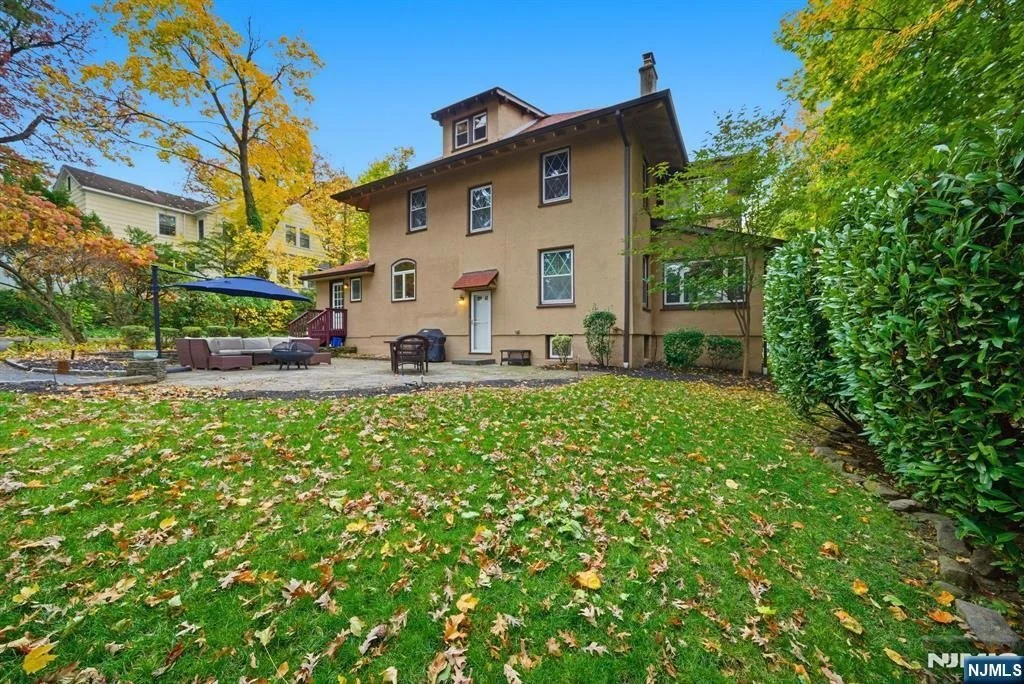1917 Center Hall Colonial house Nutley Township New Jersey - 44 - garden.jpg