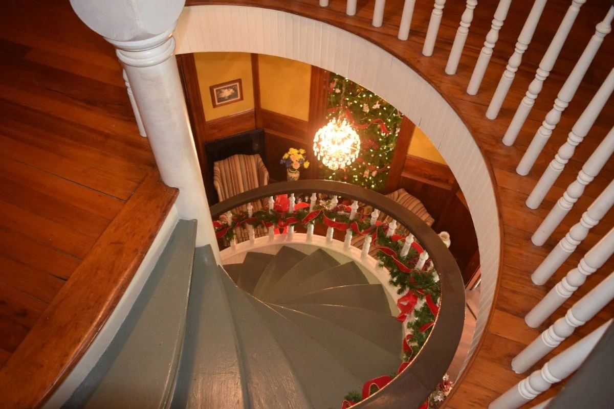 1900 Historic house in Franklin Louisiana - 12 - stairs.JPG
