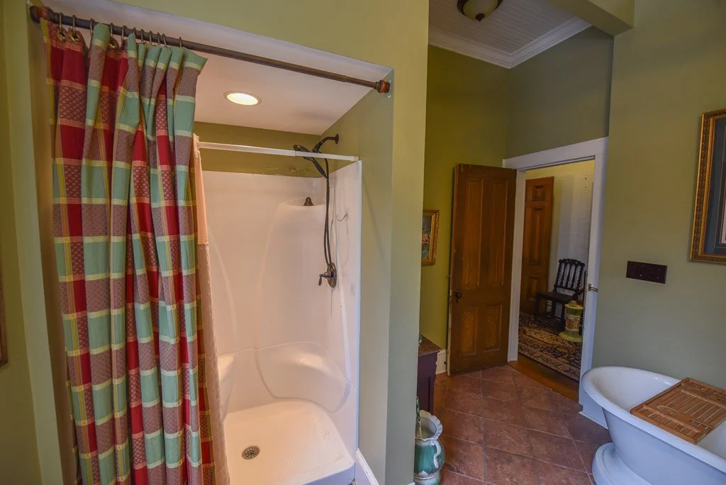 The Brown Neuffer Ford House, 1900 Queen Anne Abbeville South Carolina - 40 - bathroom.jpg