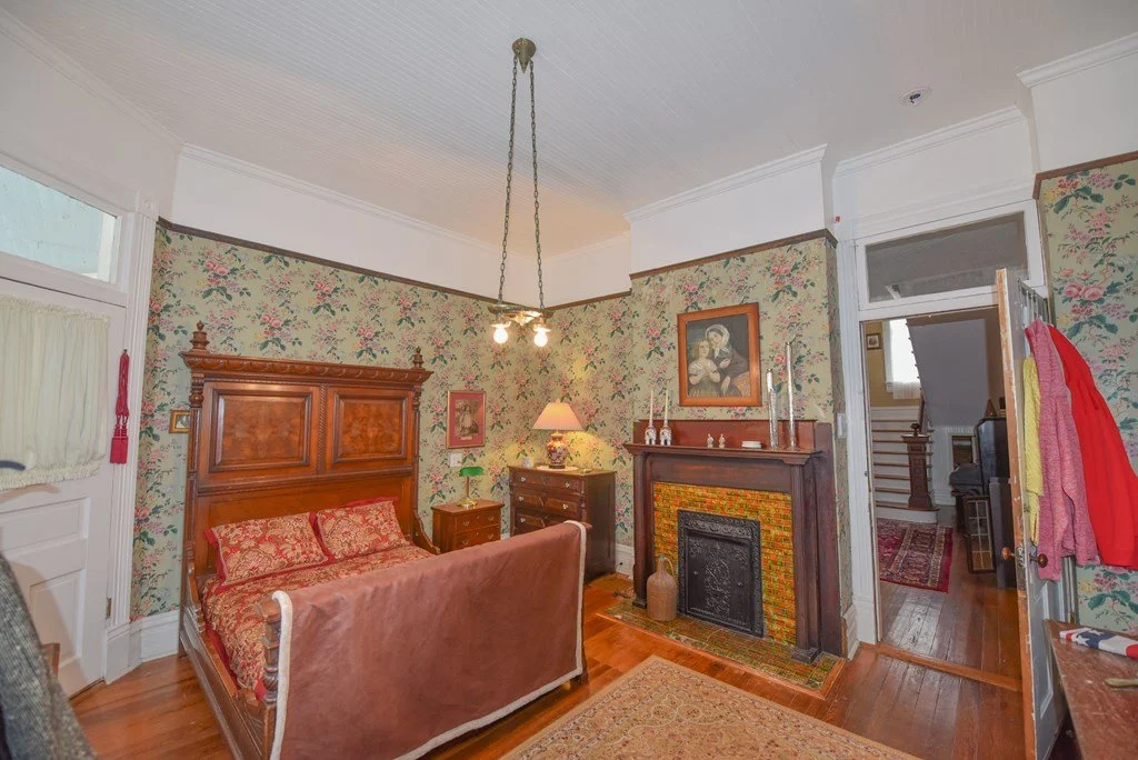 The Brown Neuffer Ford House, 1900 Queen Anne Abbeville South Carolina - 45 - bedroom.jpg