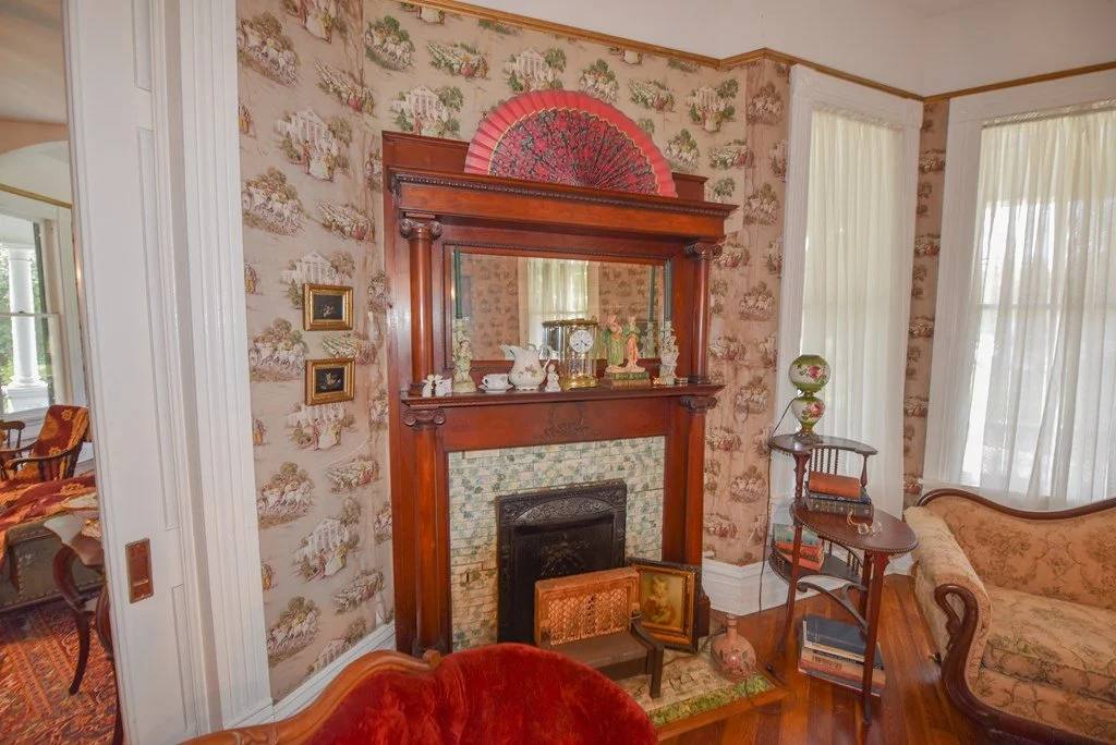 The Brown Neuffer Ford House, 1900 Queen Anne Abbeville South Carolina - 48 - family room.jpg