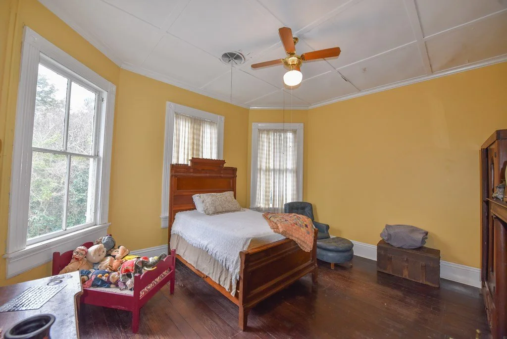 The Brown Neuffer Ford House, 1900 Queen Anne Abbeville South Carolina - 67 - bedroom.jpg