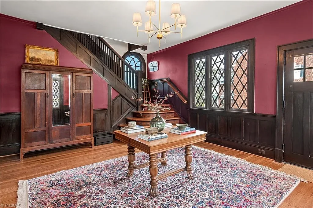 William S Shepherd House 1915 Tudor Winston Salem North Carolina - 3 - foyer.webp