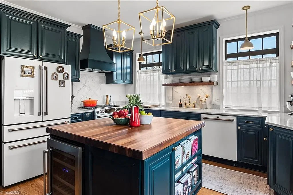 William S Shepherd House 1915 Tudor Winston Salem North Carolina - 14 - kitchen.webp