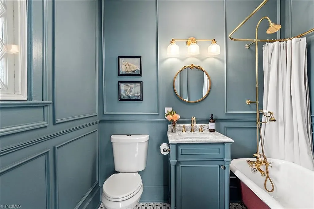 William S Shepherd House 1915 Tudor Winston Salem North Carolina - 23 - bathroom.webp