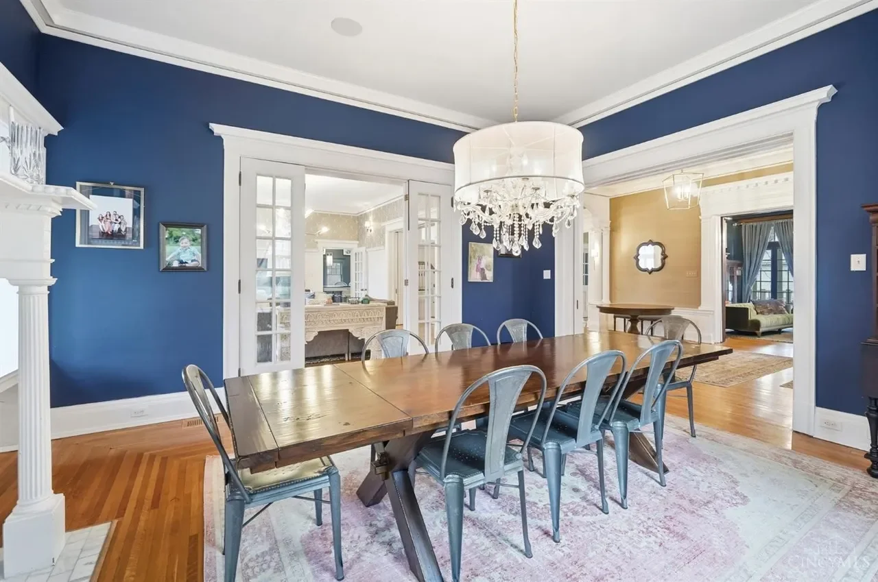 1909 Georgian Revival house Cincinnati Ohio - 14 - dining room.webp