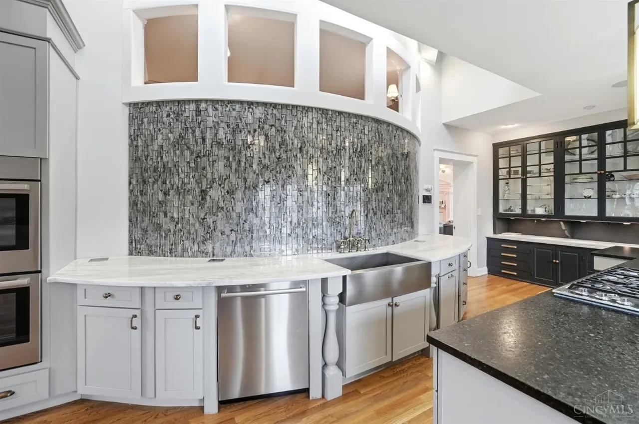 1909 Georgian Revival house Cincinnati Ohio - 23 - kitchen.webp