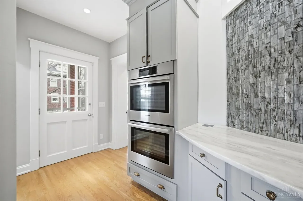 1909 Georgian Revival house Cincinnati Ohio - 27 - kitchen.webp