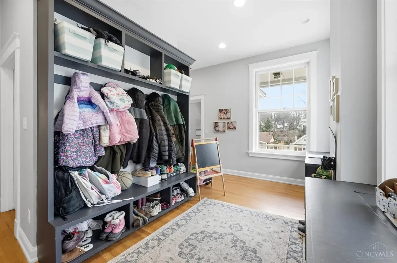 1909 Georgian Revival house Cincinnati Ohio - 30 - storage.webp