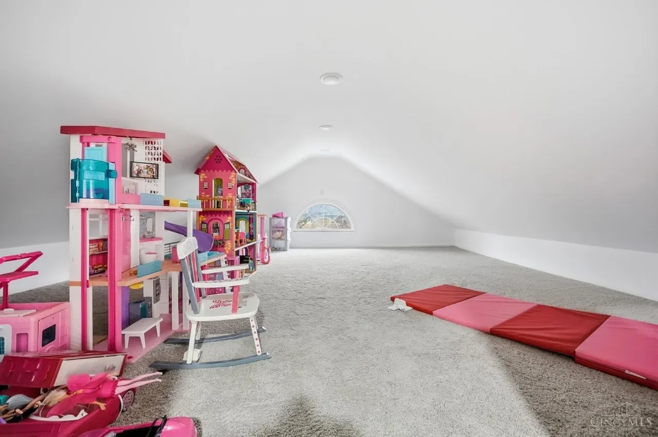 1909 Georgian Revival house Cincinnati Ohio - 75 - gaming room.webp