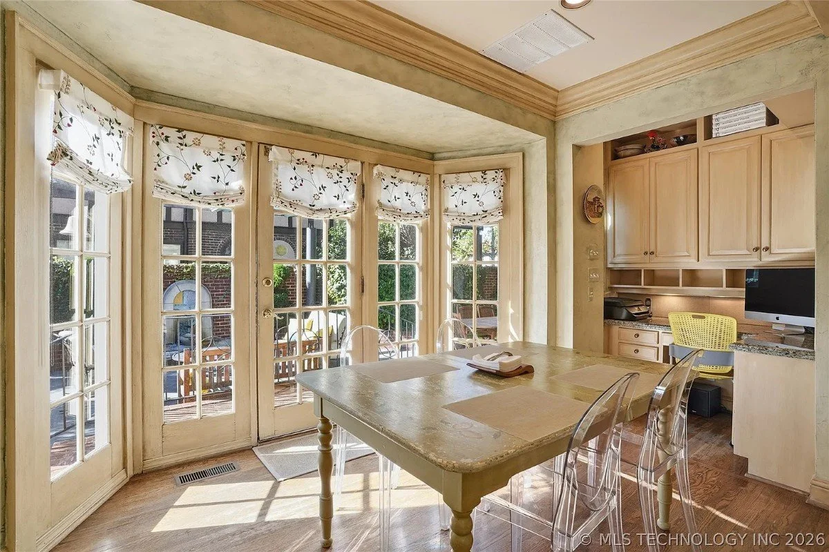 1924 Georgian Revival house Tulsa Oklahoma - 27 - kitchen.webp