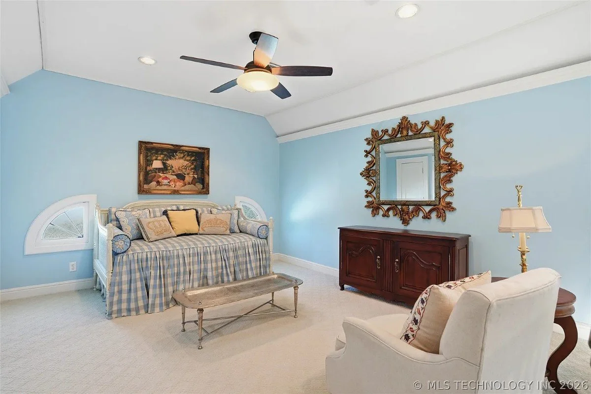 1924 Georgian Revival house Tulsa Oklahoma - 54 - relax room.webp