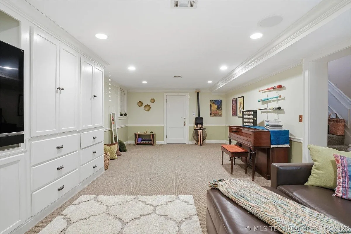 1924 Georgian Revival house Tulsa Oklahoma - 60 - gaming room.webp