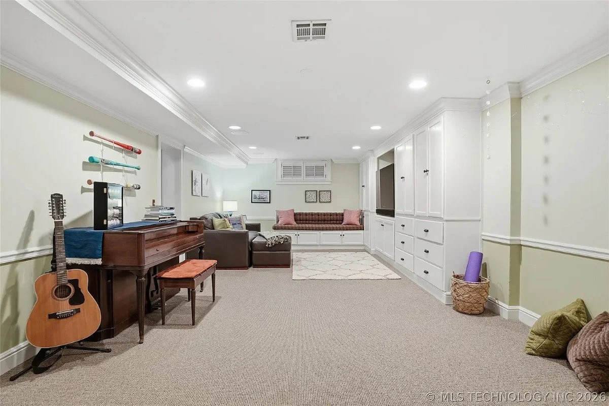 1924 Georgian Revival house Tulsa Oklahoma - 62 - gaming room.webp