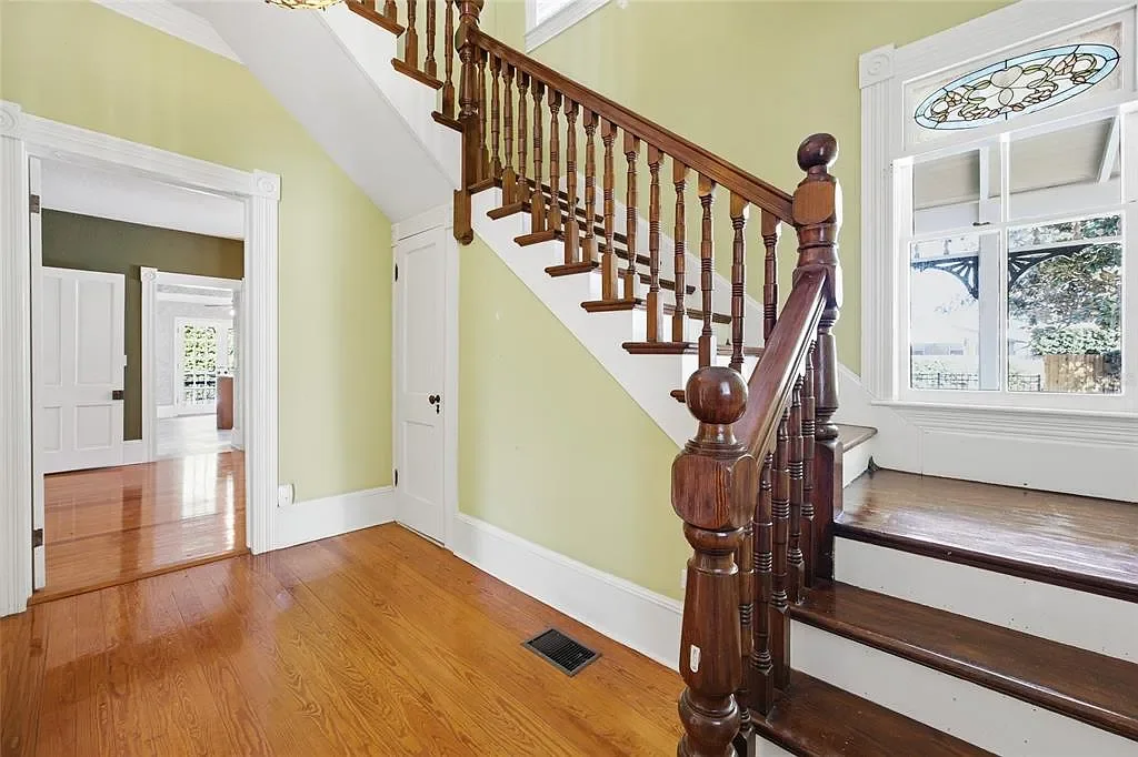 1918 Victorian house Ocala Florida - 14 - stairs.webp