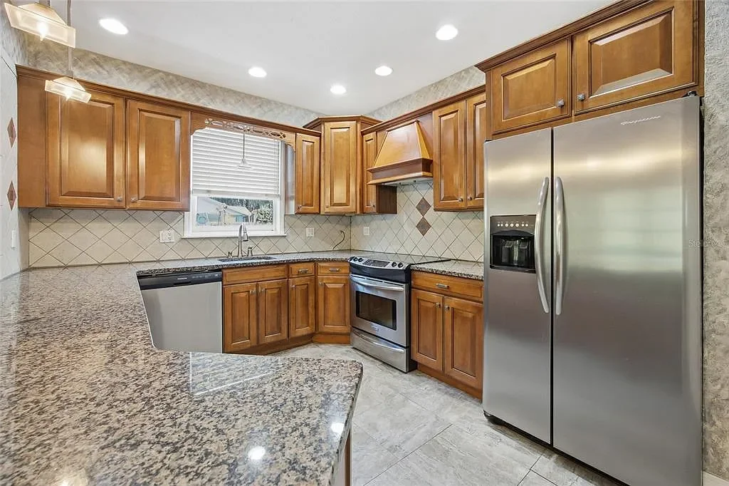 1918 Victorian house Ocala Florida - 20 - kitchen.webp