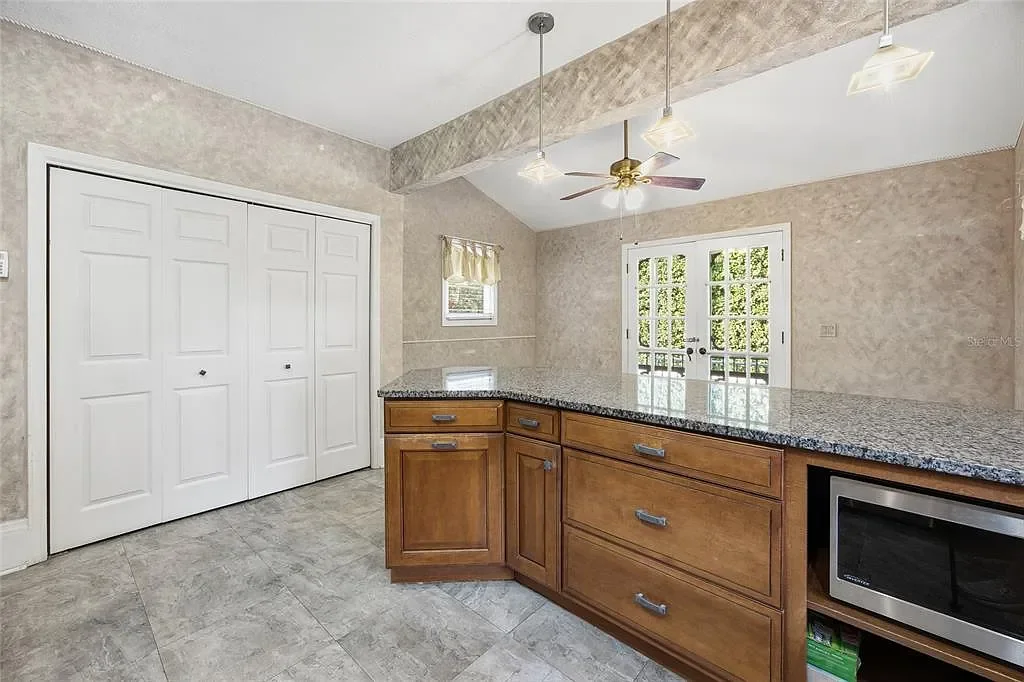 1918 Victorian house Ocala Florida - 22 - kitchen.webp