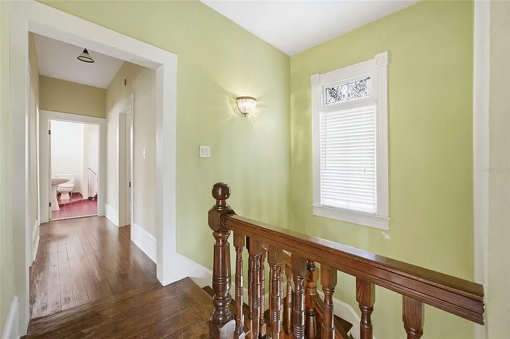 1918 Victorian house Ocala Florida - 26 - second floor.webp