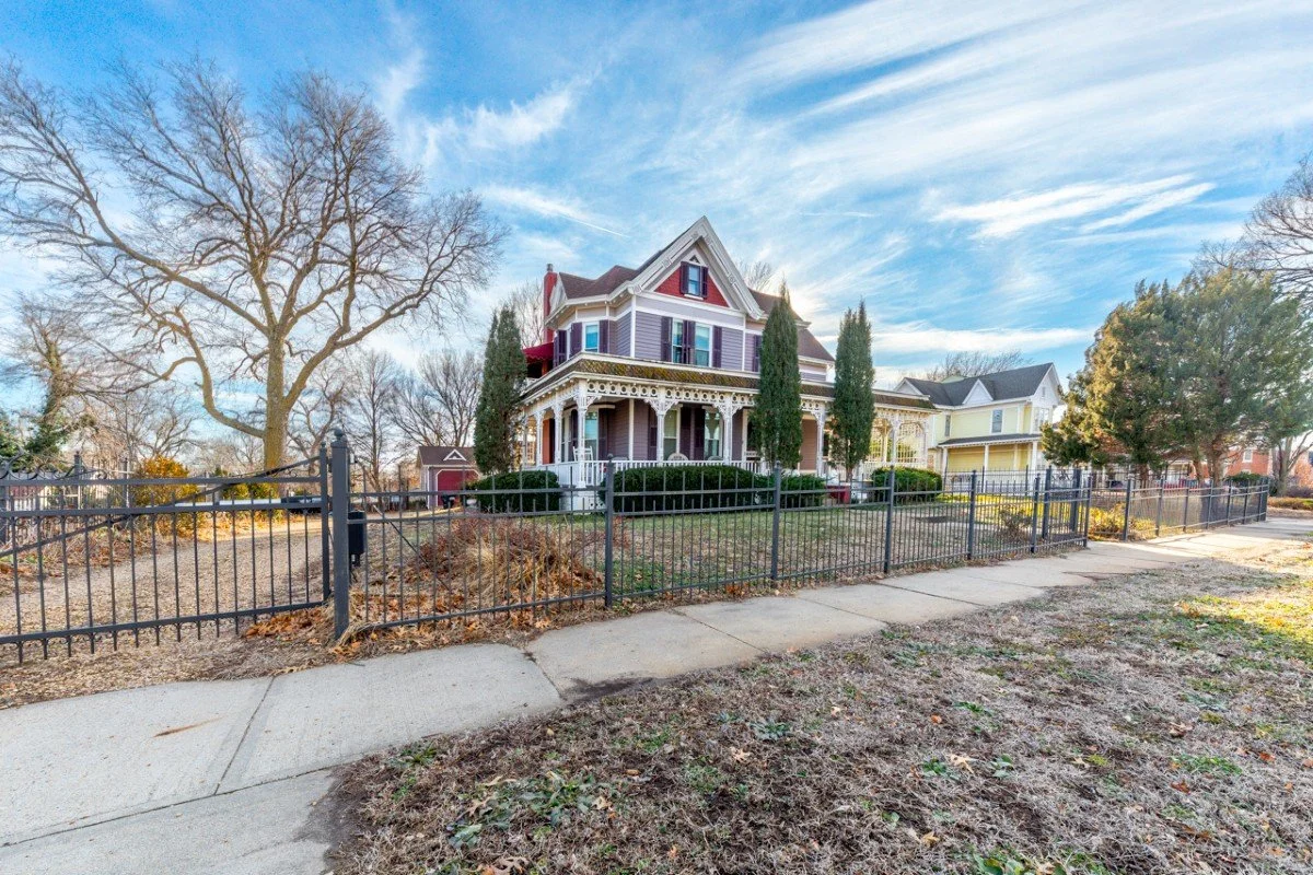 1882 Victorian house Minneapolis Kansa (3).jpg