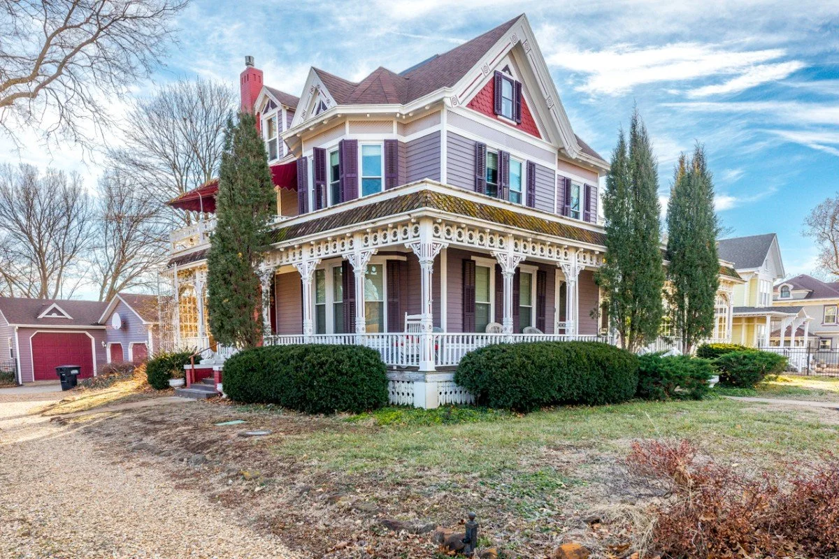 1882 Victorian house Minneapolis Kansa (6).jpg