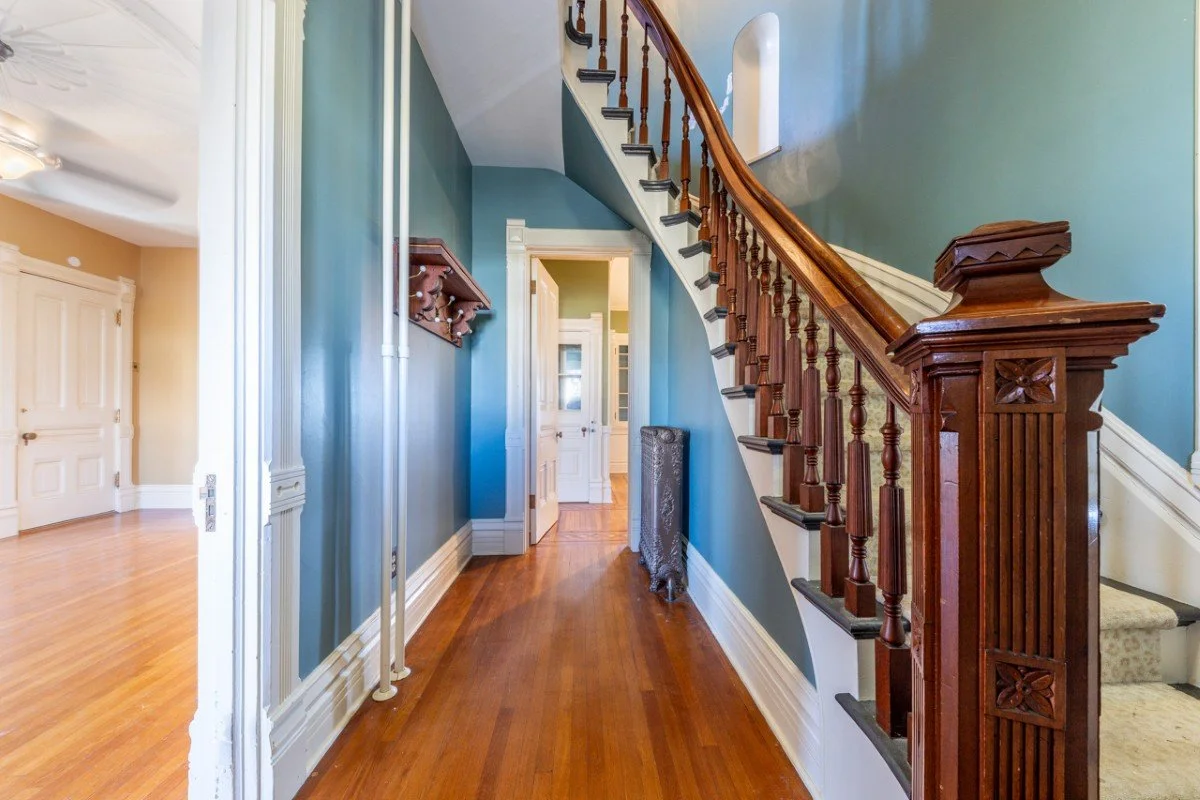 1882 Victorian house Minneapolis Kansa (21).jpg