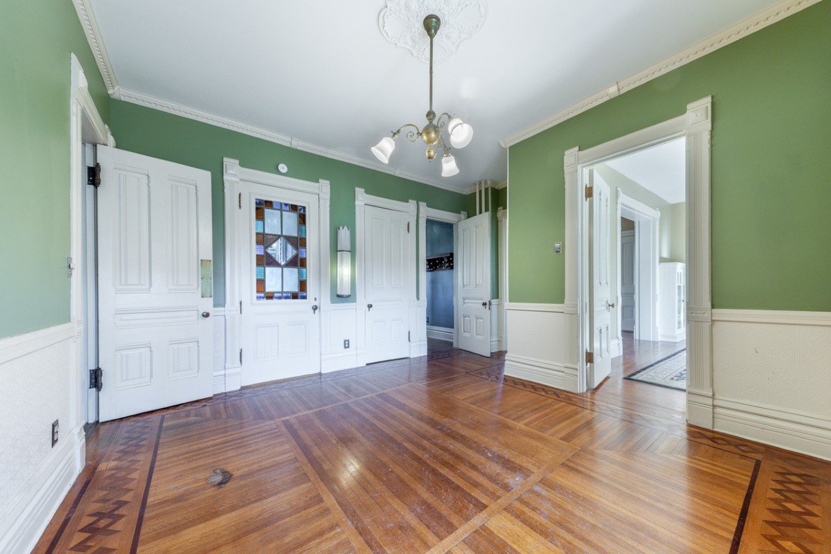 1882 Victorian house Minneapolis Kansa (38).jpg