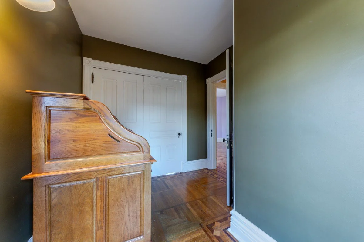 1882 Victorian house Minneapolis Kansa (49).jpg