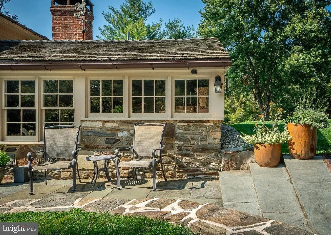 833 Stone Farmhouse West Chester Pennsylvania - 4 - patio.webp