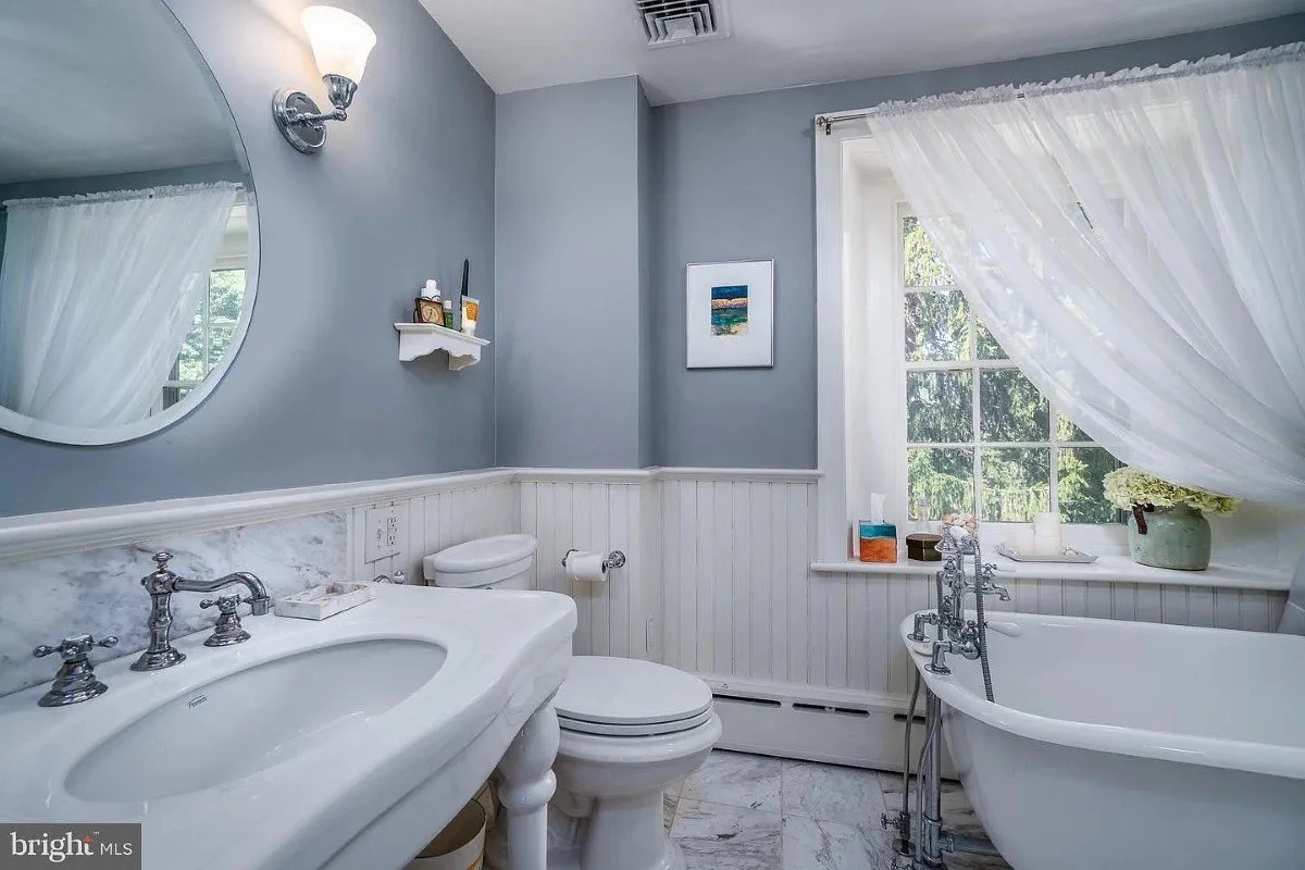833 Stone Farmhouse West Chester Pennsylvania - 22 - bathroom.webp