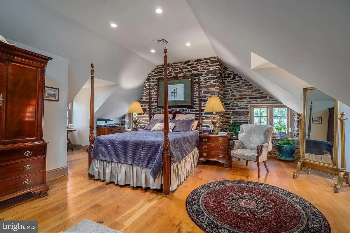 833 Stone Farmhouse West Chester Pennsylvania - 28 - bedroom.webp