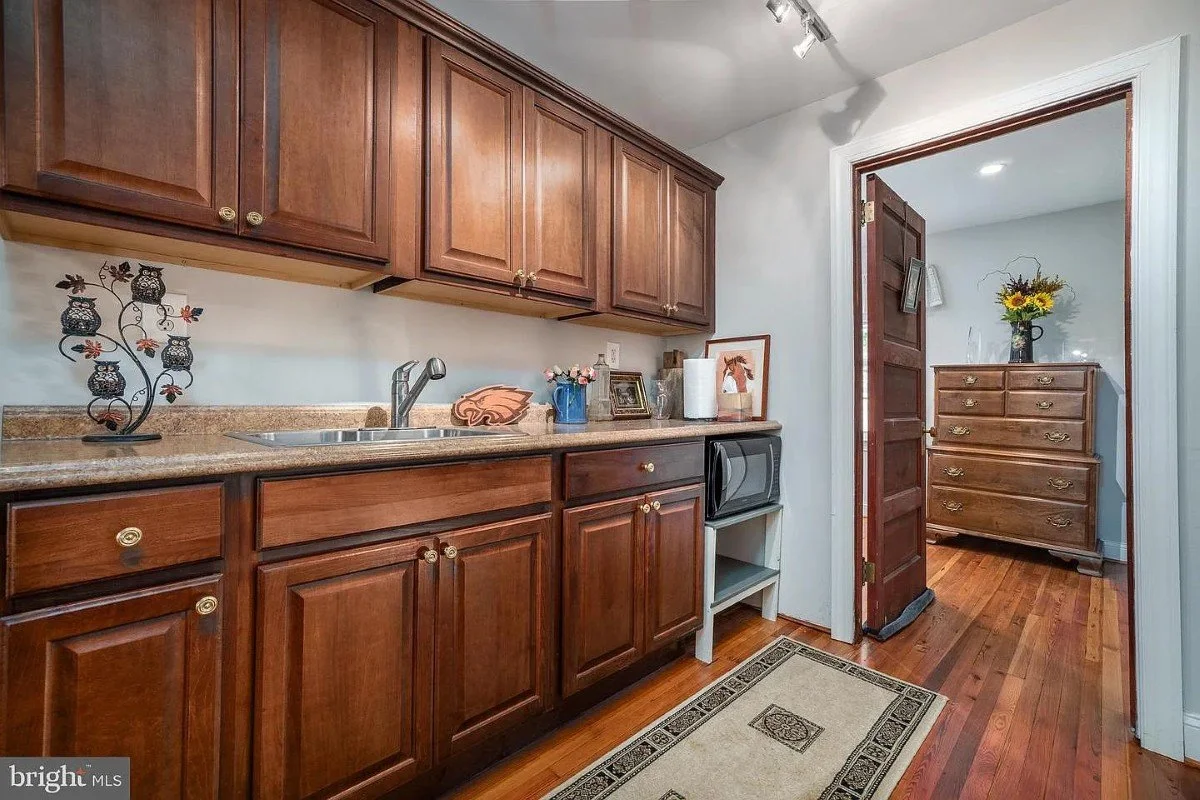 833 Stone Farmhouse West Chester Pennsylvania - 35 - kitchen.webp