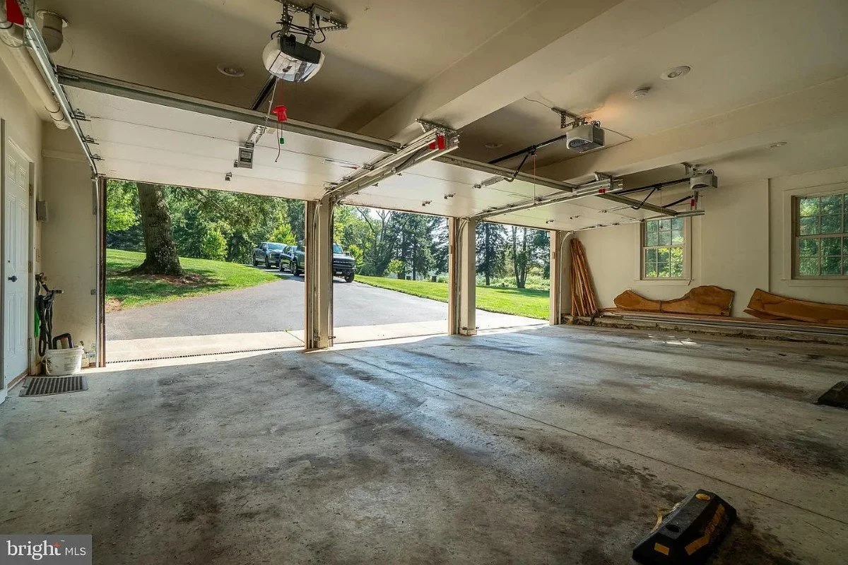 833 Stone Farmhouse West Chester Pennsylvania - 37 - garage.webp