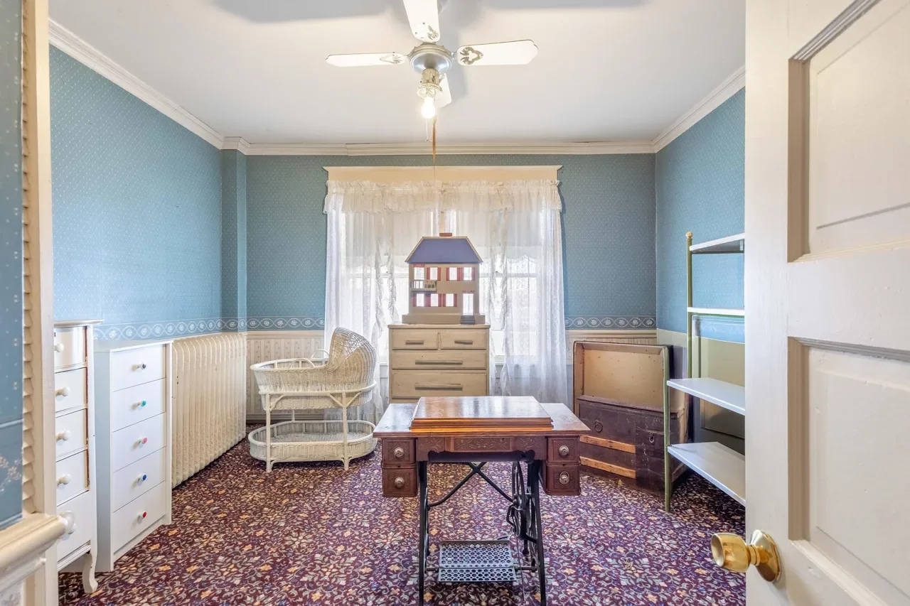 Elliot House 1908 Queen Anne Prineville Oregon - 22 - storage.webp