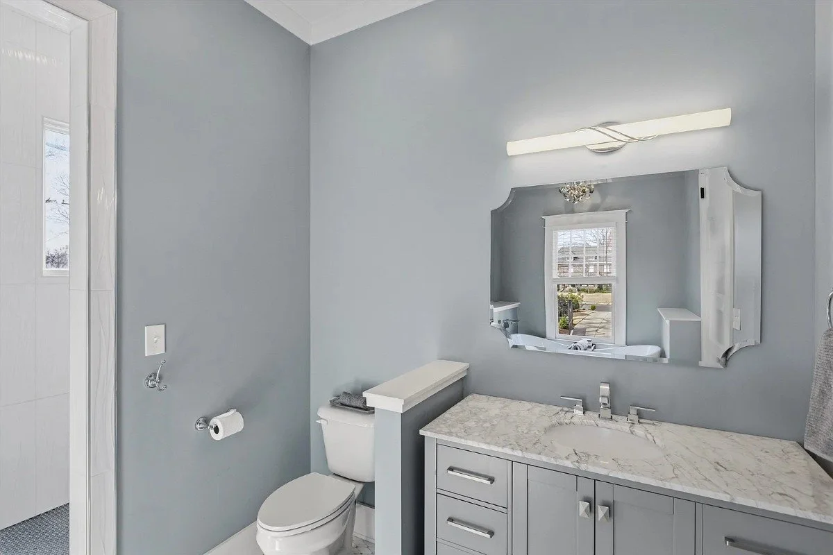 1920 Classical Revival house Memphis Tennessee - 32 - bathroom.webp