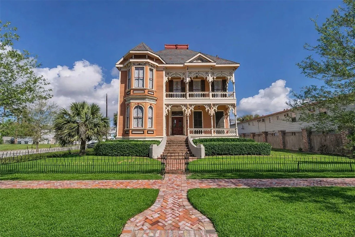The McKinney McDonald House 1890 Victorian Galveston Texas - 1 - front view.webp