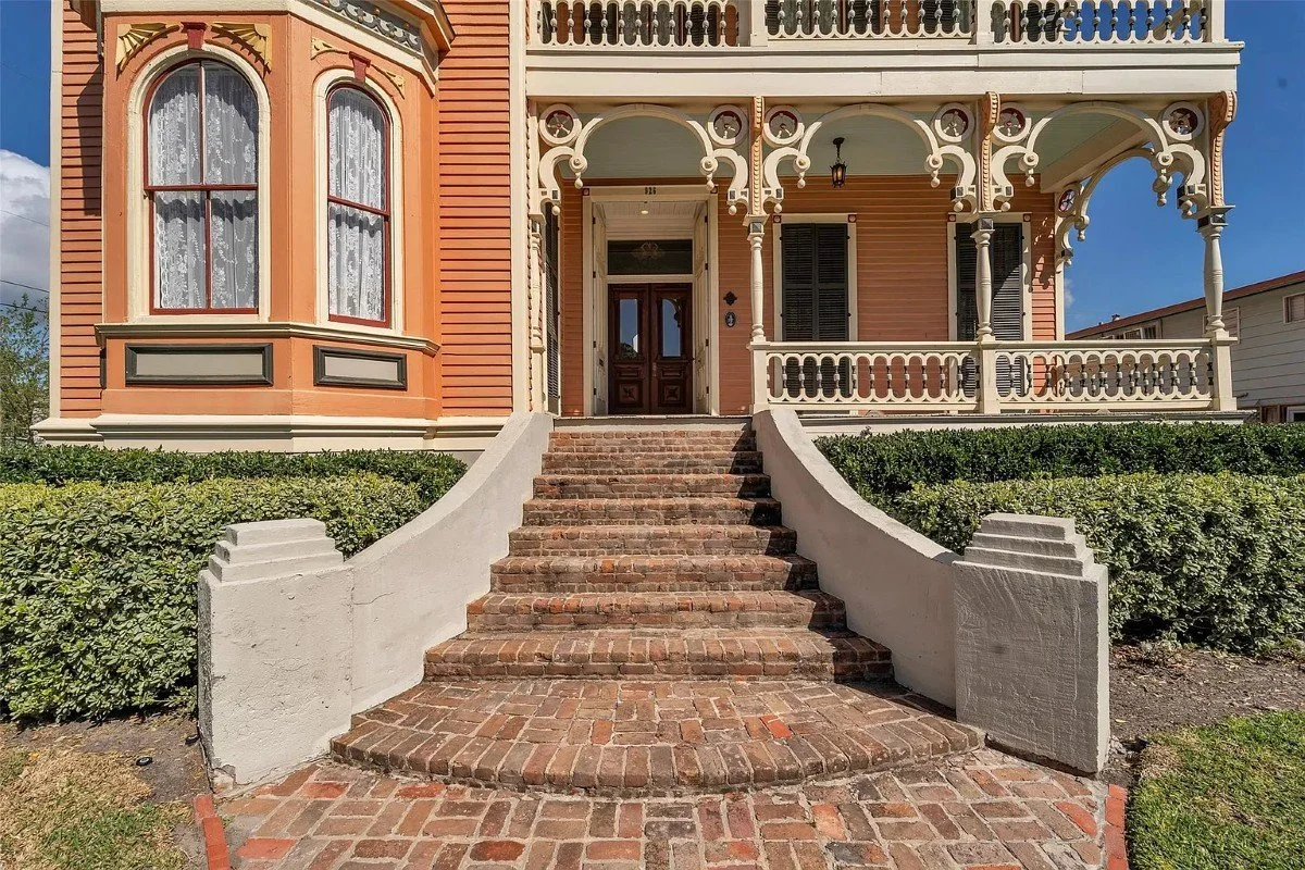 The McKinney McDonald House 1890 Victorian Galveston Texas - 4 - front door.webp
