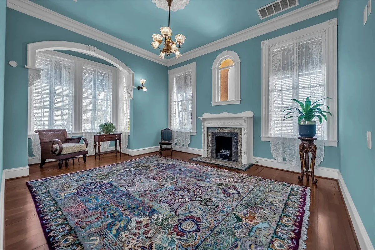 The McKinney McDonald House 1890 Victorian Galveston Texas - 25 - family room.webp