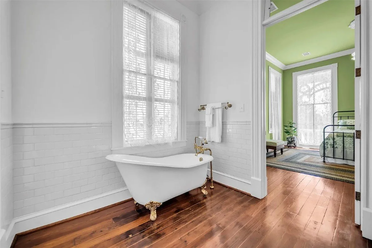 The McKinney McDonald House 1890 Victorian Galveston Texas - 32 - bathroom.webp