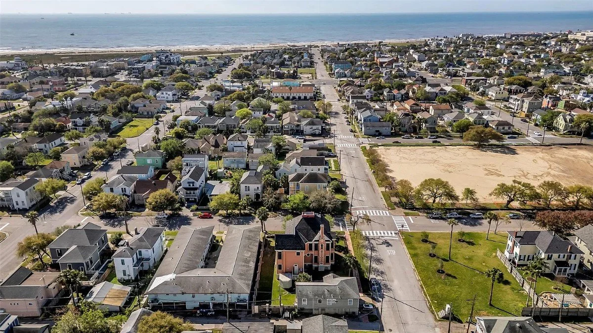 The McKinney McDonald House 1890 Victorian Galveston Texas - 39 - aerial view.webp