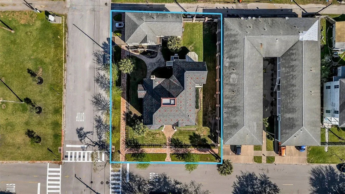 The McKinney McDonald House 1890 Victorian Galveston Texas - 43 - aerial view.webp