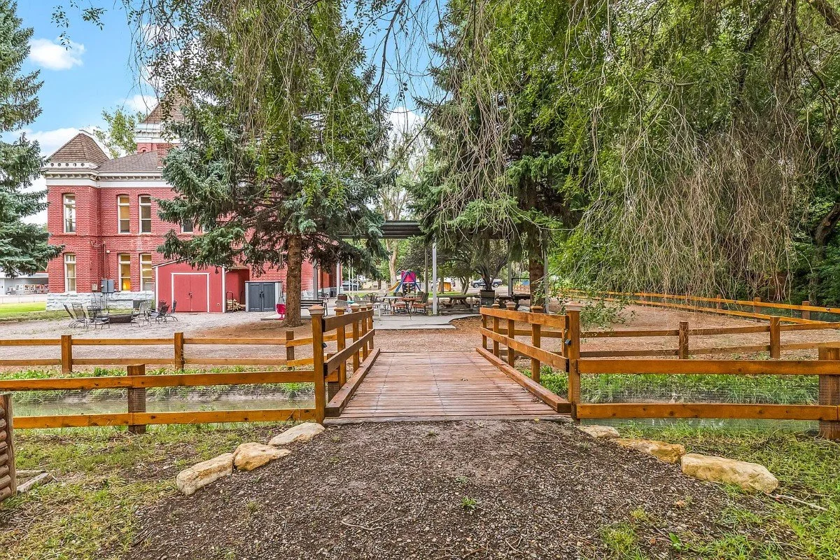 The Historic Junction Courthouse 1903 Edwardian Junction Utah - 13 - backyard.webp