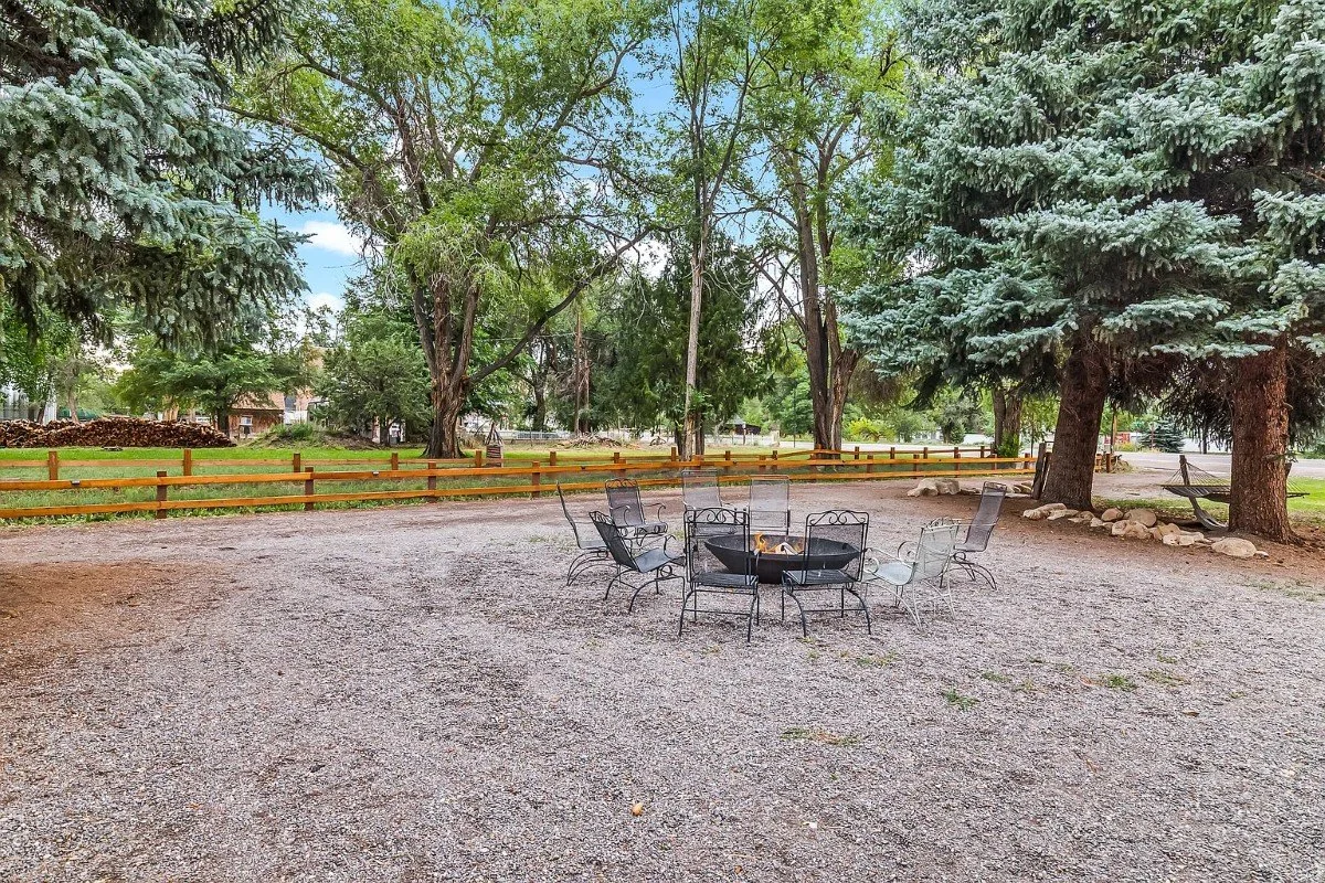 The Historic Junction Courthouse 1903 Edwardian Junction Utah - 24 - backyard.webp