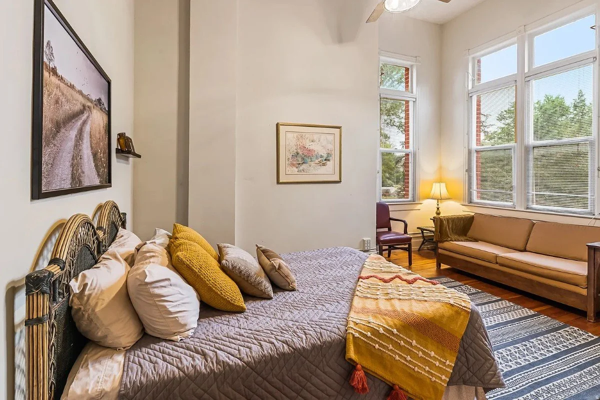 The Historic Junction Courthouse 1903 Edwardian Junction Utah - 38 - bedroom.webp