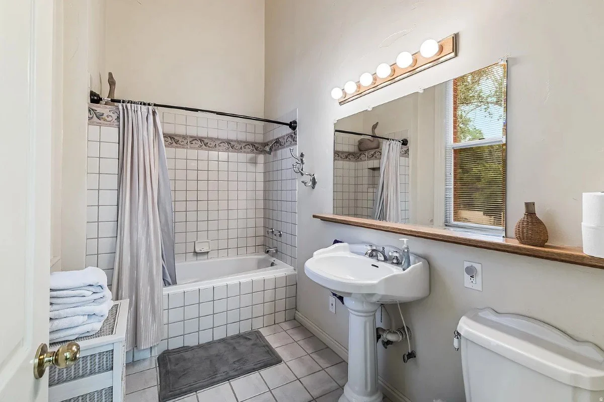 The Historic Junction Courthouse 1903 Edwardian Junction Utah - 47 - bathroom.webp