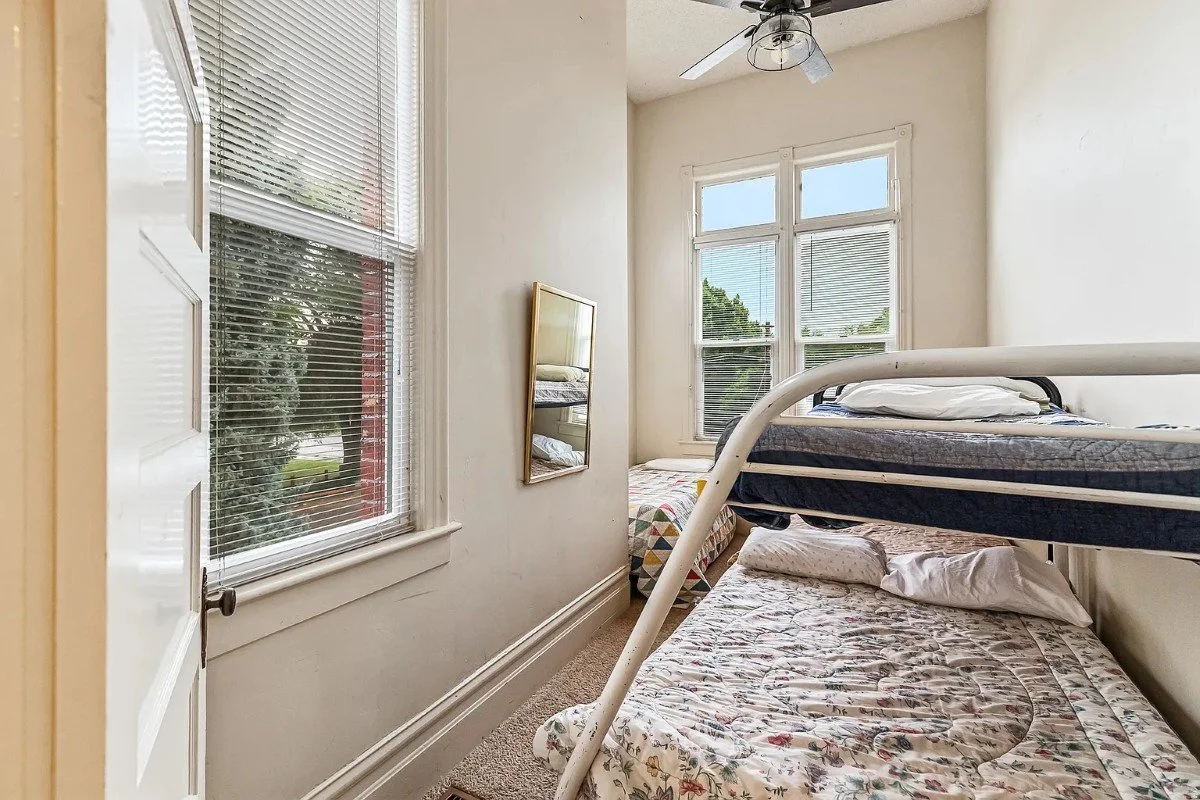 The Historic Junction Courthouse 1903 Edwardian Junction Utah - 52 - bedroom.webp