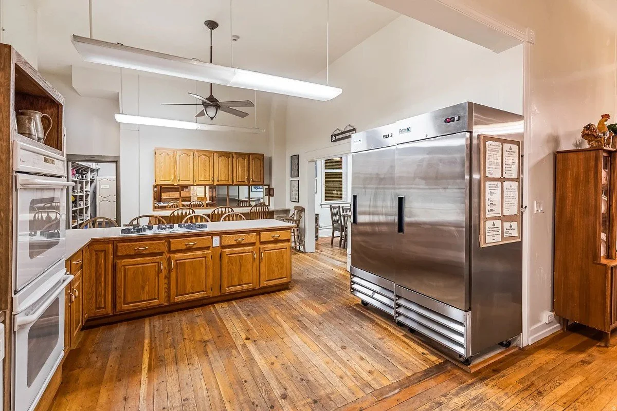 The Historic Junction Courthouse 1903 Edwardian Junction Utah - 67 - kitchen.webp